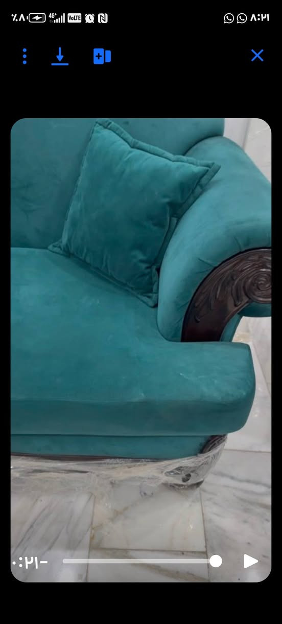 تخم من الامارت ثلاثيه وثنائيه اثنين وكرسي دزاين اوربي سبب البيع صغر المكان صغر المكان *********** وات ساب
