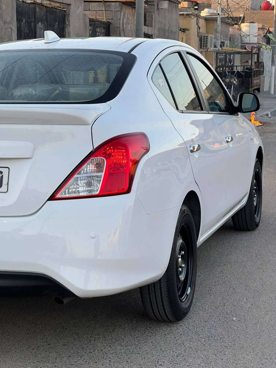 نيسان صني الهندي ام البليته الزركه زيرو سياره من شركه ابواب الرحمه ماشيه 3000 وقابل للزياده ام الشاشه الكزز ام العطر النحله تحويل او وكاله بشرط السعر 132 العنوان بصره القبله مامبري الذمه كل واحد يعلق من يمه اتصل وبخدمتك  هذا رقمي ***********
