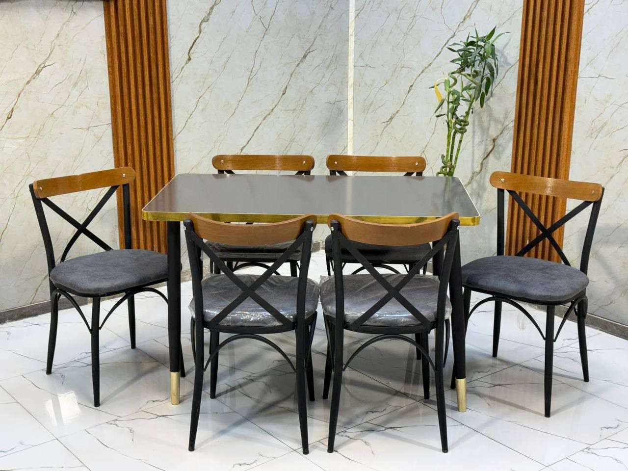 ميز طعام سطح خشب كشنات جلد رجل حديد

تركي 

يوجد توصيل لكل محافظات العراق


**إذا كنت صاحب هذا الإعلان وتريد حذفه لأي سبب، رجاءا أرسل رسالة إلى الدعم الفني**