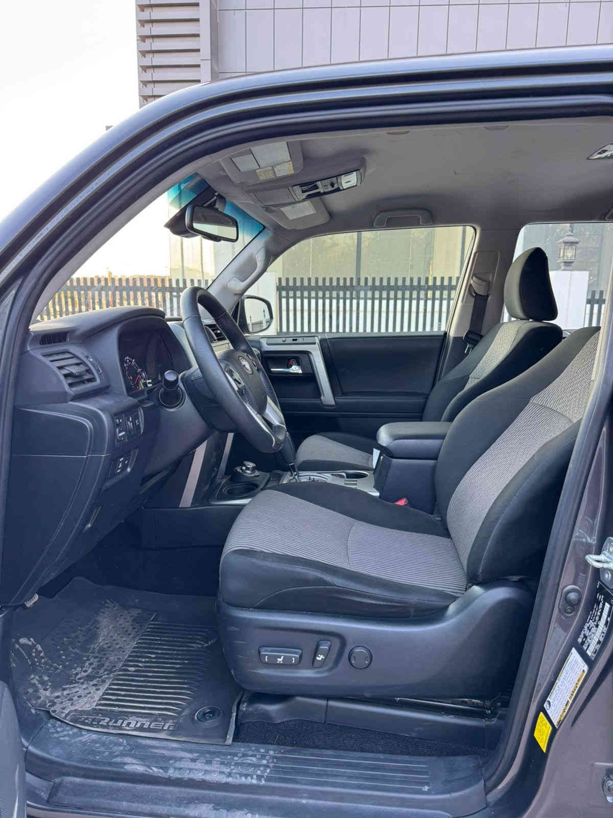 ماشاءالله 
TOYOTA  4RUNNER 🔥 
~ موديل 2023
~ تويوتا 4 رنر  
~ وارد أمريكا  
~ محرك 6 سلندر  / V6 
~ فئة SR5  
~موصفات  
~ بصمة 
~ فورويل ( 4*4 ) 
~ شاشة كبير 
~ كاميرة خلفية 
~ داخل أسود ملكية 
~ رادار أمامي 
~ كشن أمامي كهربائية 
~ كشن مغمر 
~تحديد سرعة 
~ حجم تايرات ١٧🌀
~ (  5 ) خمسة  راكب 
~ ماشي  18 آلف ميل  
~  بابين و جملغ و ربع بوند صبغ بدون دواخل  
~سيارة  مرقمه جاهزه تريد تحويل أو وكالة 
~ ارباك سترن وصقف طاك رجع بيلاي اصلي ‎100%100
~ رقم شانسي موجود في المنشور 
~صورة حادث موجودة في المنشور 
~ سعر  ( 270 )💰دولار بيها مجال 🤏
~ مكان عقرة معرض كوره ك 
 رقم تلفون و واتساب ☎️***********
رقم أسيا ***********
اخوكم سورداش الهركي
