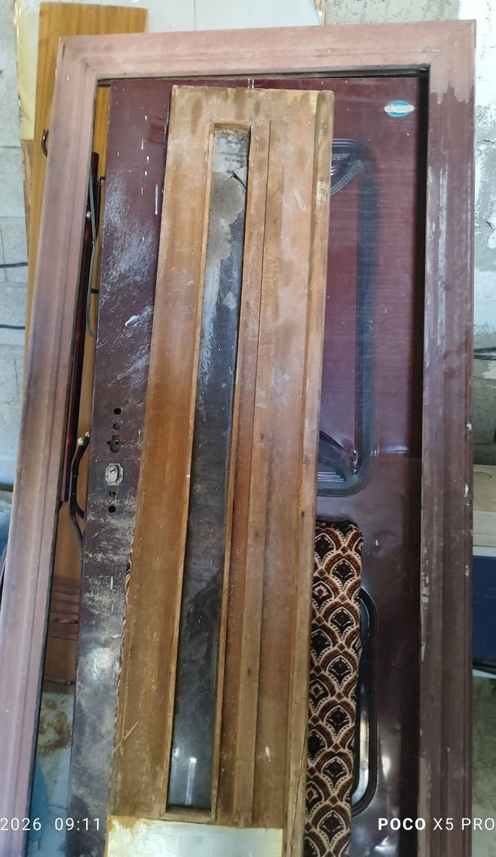 السلام عليكم
قنفات للبيع 
ابواب..مبرده 
سرير اطفال نفر 
مكنسه كهربائيه 
للاستفسار الاتصال على الرقم *********** او مراسلتنا على الخاص
