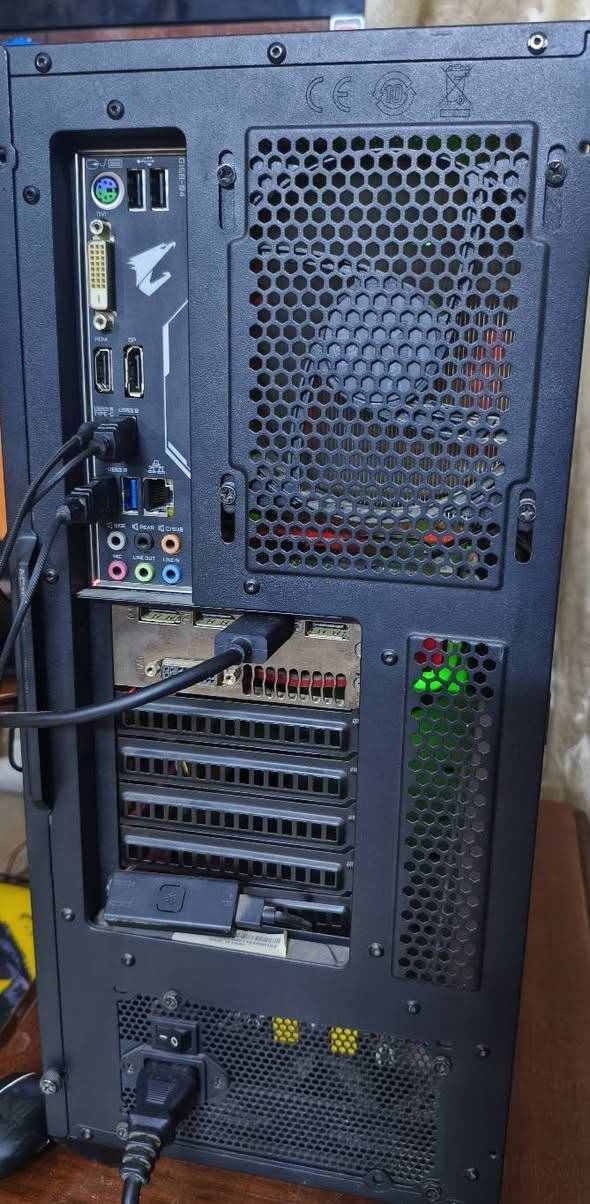 السلام عليكم تجميعة للبيع
كرت الشاشة GTX 980 
المعالج i 5 جيل 9 
رام 16 
الهارد 1T  SSD
المذربورد b365 aorus elite
ملحقات 
ماوس باد + ماوس حلو لطيف + كيبورد rgb
ماعندي خاص للتواصل واتساب

0783 167 7919
