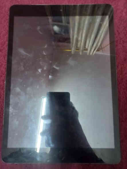 ايباد9العنوان بغداد مدينت الصدر السعر 175ال استفسار فقط رقم *********** ال ايباد سماعته ناصيه و مبدل شاشه وكلاسه
