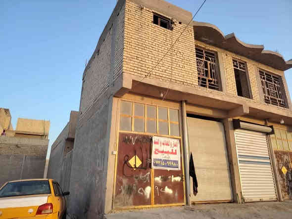 السلام عليكم بيت 200 متر تجاري محلات وفوكهن شقة
شارع طارق قرب المحطة  ***********
