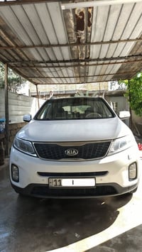 سياره كيا سورنتو للبيع موديل 2014 خليجي  مكفول كفاله عامه  7. راكب 6 V...