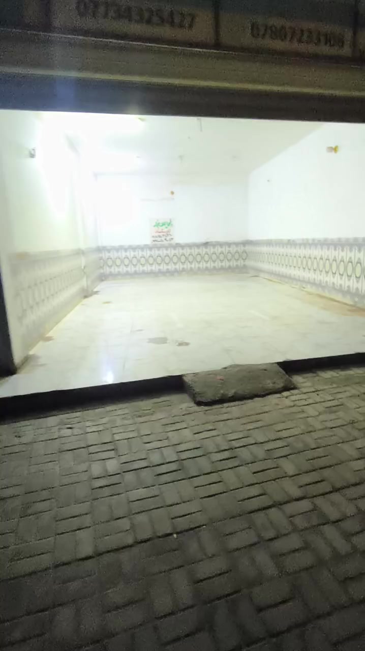 محل للايجار على الحول ال 100 شارع ابو مهدي المهندس ***********. ***********
