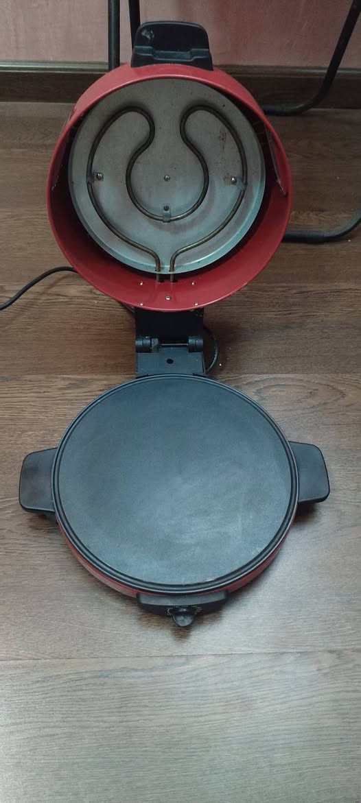 للبيع خبازة كهربائية وصانعة بيتزا من ماركة Libronic الأصلية، موديل (ZS-302BHD). الجهاز ممتاز جداً لعمل الخبز العربي، خبز العروق، اللحم بعجين، البيتزا، والمعجنات.
للبيع خبازة كهربائية وصانعة بيتزا من ماركة Libronic الأصلية، موديل (ZS-302BHD). الجهاز ممتاز جداً لعمل الخبز العربي، خبز العروك، اللحم بعجين، البيتزا، والمعجنات. هذا الجهاز يشتغلن بيه الهيترات الفوك والجوه ما بيه دكمة ثانية تفصل الفوك عن الجوه، فمن تشغل، شغلهم ثنينهم سوا. سعر 60 قفل العنوان بغداد


**إذا كنت صاحب هذا الإعلان وتريد حذفه لأي سبب، رجاءا أرسل رسالة إلى الدعم الفني**
