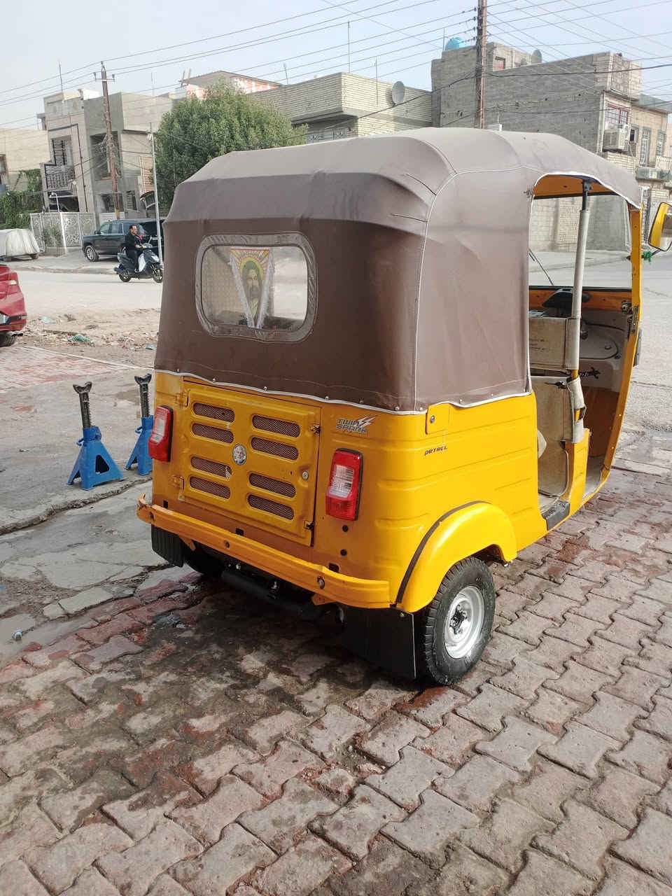 سلام عليكم تك تك موديل 18رقم و سنويه بابل تحويل ثاني يوم تكتك جاهزه من كلشي ربع ما تصرف عليها تاخم تاير ابريك كله جديد مبدل مكينه مجفته جديد التك تك معمره جديد. نافضها نفض  معمره دوسها خياسات لغوده صافيه بدون ضربه  تك تك مال شغل كبل للشارع السعر 5750و بيها مجال قليل  المكان الدوره   رقم الهاتف ***********
