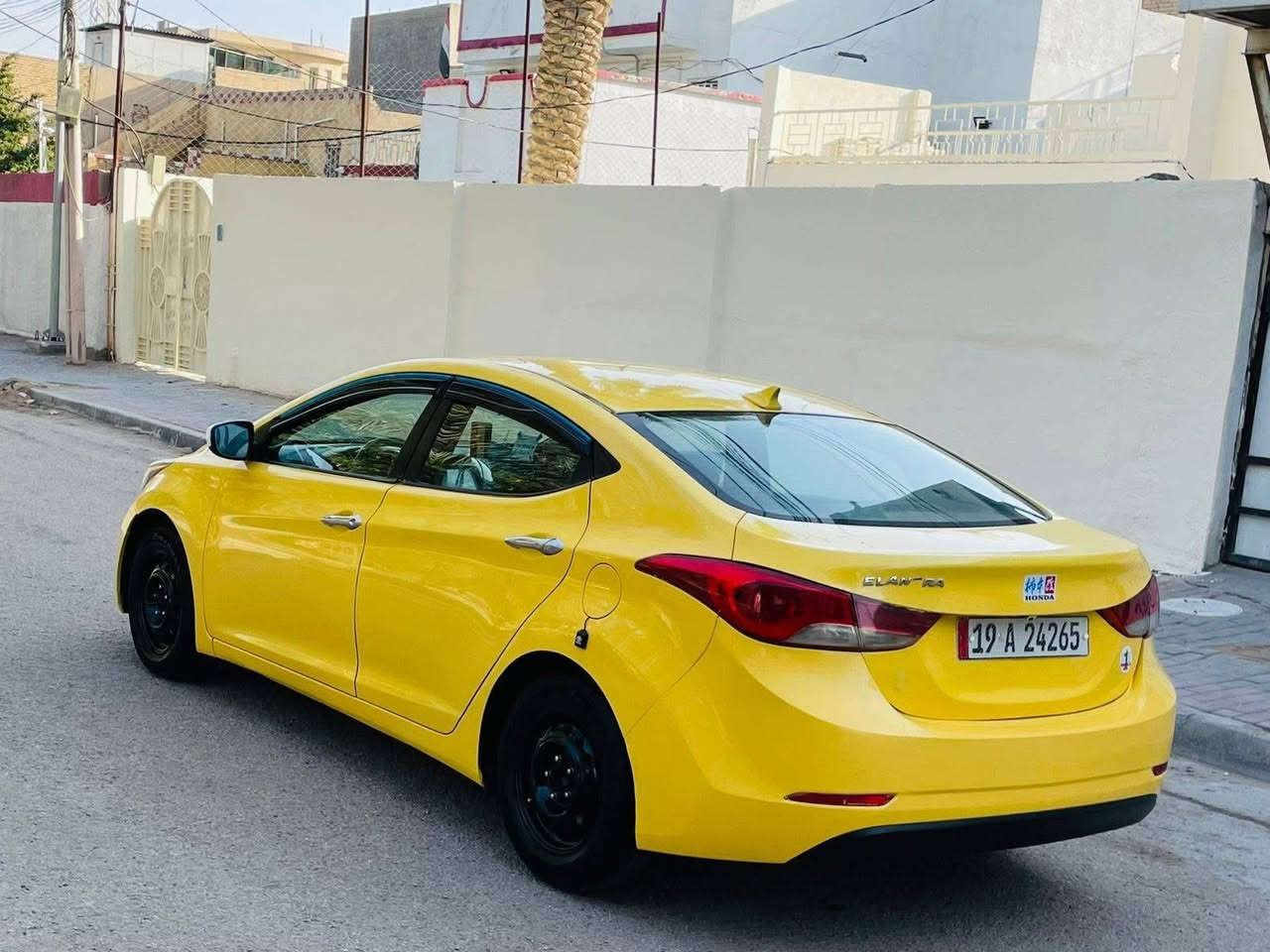 سلام عليكم البيع هونداي إلنترا موديل 2013 وارد امريكي حادث دعاميات بدون تبديل سيارا صور الحادث بل منشور سيارة جديدة وجاهزة من كلشي تبريد ثلج حدادية تخم تاير كير ومكينة 1800 ما مفتوحه دوش مكفولات سيارة احله من صور هيه غرامات مصفره سنويه 2028 بسمي
 السعر 92 
لاستفسار علا رقم *********** 
مكان سيارة كربلاء مكلف ب نشر
