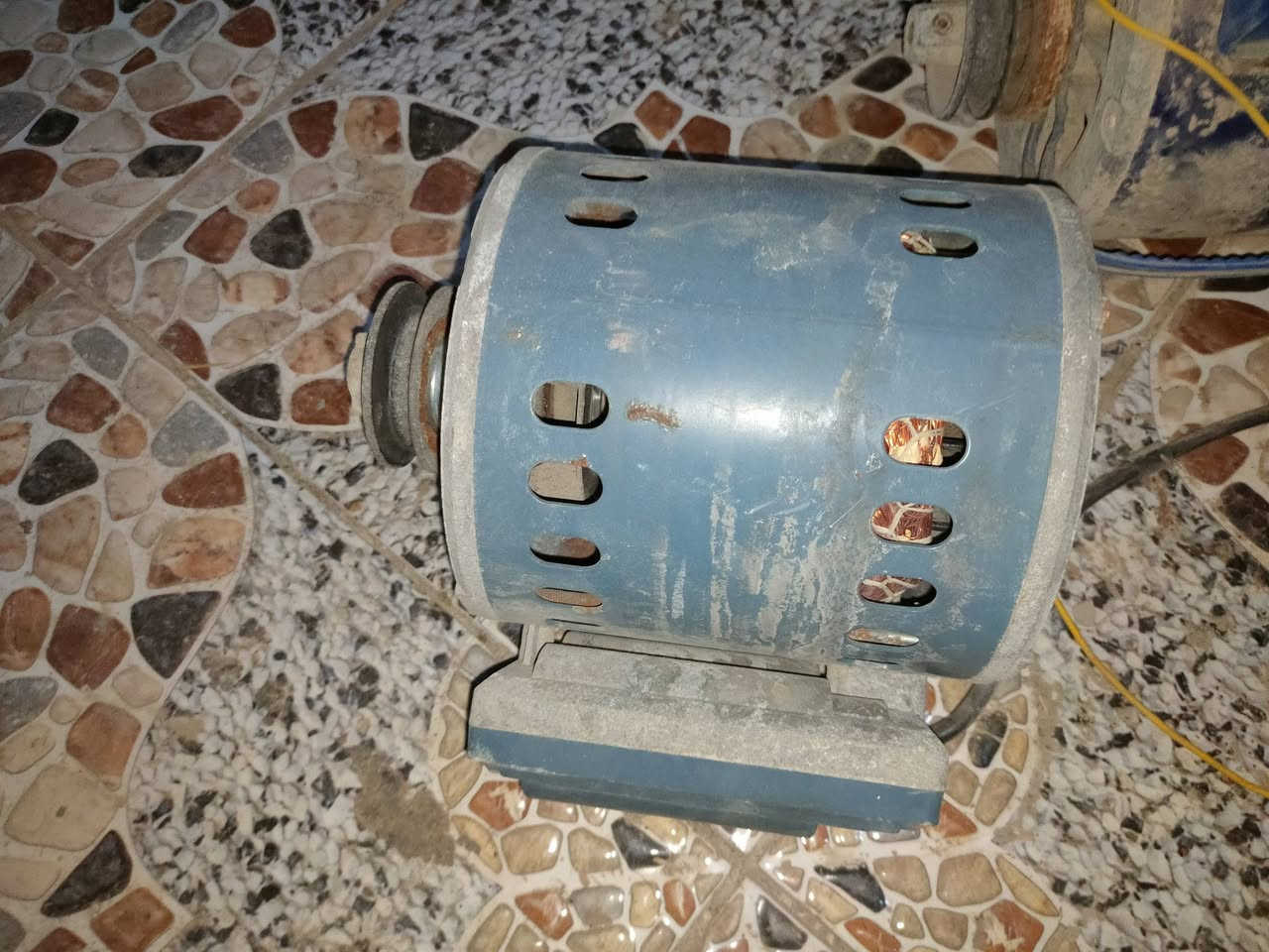 ماطور مبرده للبيع الاول شغال بسعر ٢٥ قفل قفل والثاني شغال يحتاجله فقط بوربين واحد قفل ١٥ بدون عمله ثنينهن سرعتين حجم كبير نجف حي الوفاء


**إذا كنت صاحب هذا الإعلان وتريد حذفه لأي سبب، رجاءا أرسل رسالة إلى الدعم الفني**