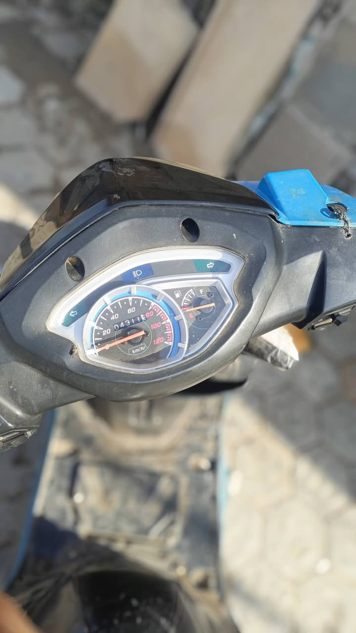 سلام عليكم دراجه للبيع هاوجي رص 
السعر 350 وبيه مجال 
للستفسار على الرقم ***********
