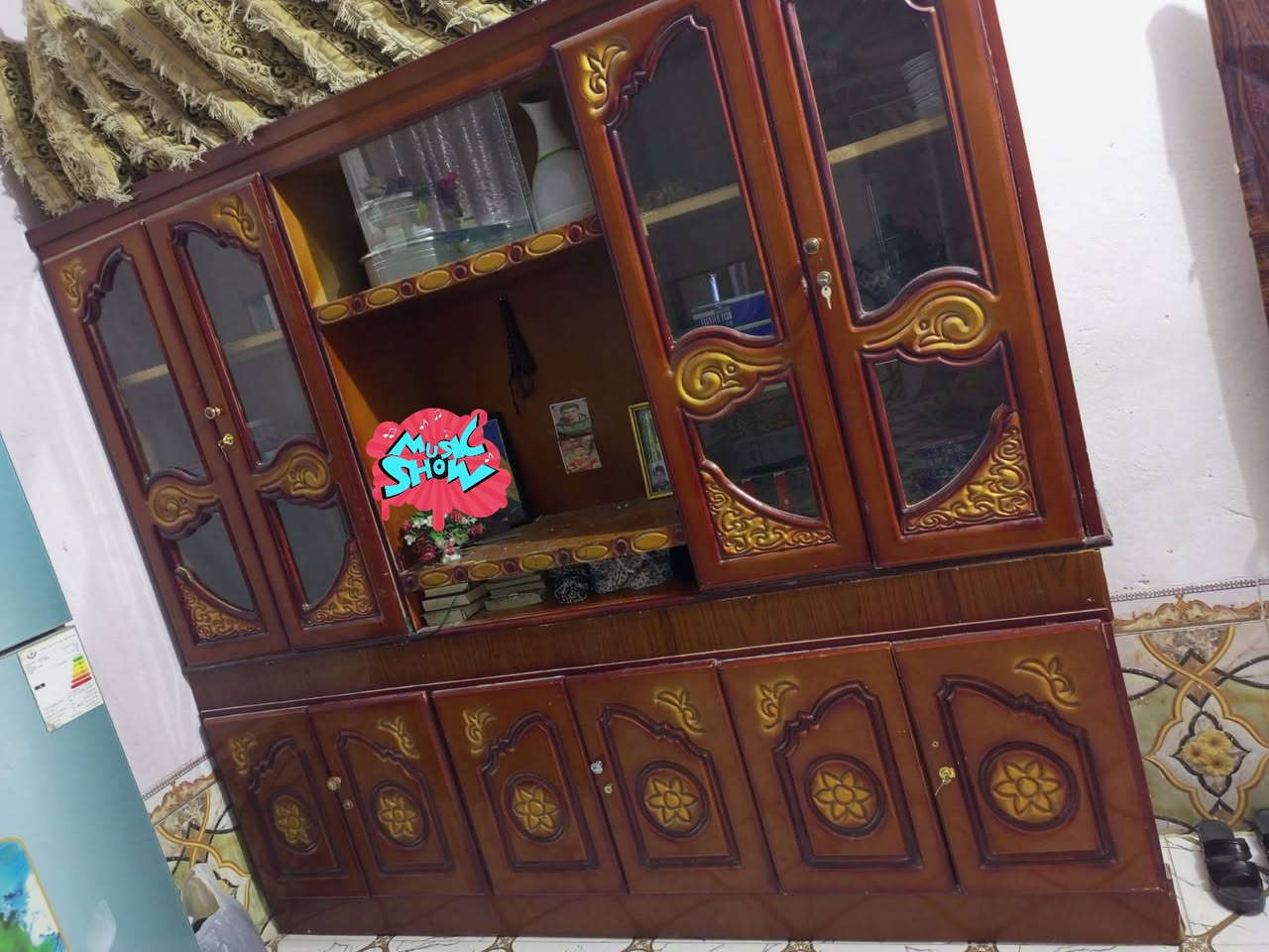 معرض نظيف للبيع سعره 150وبي مجال للشراي ***********
