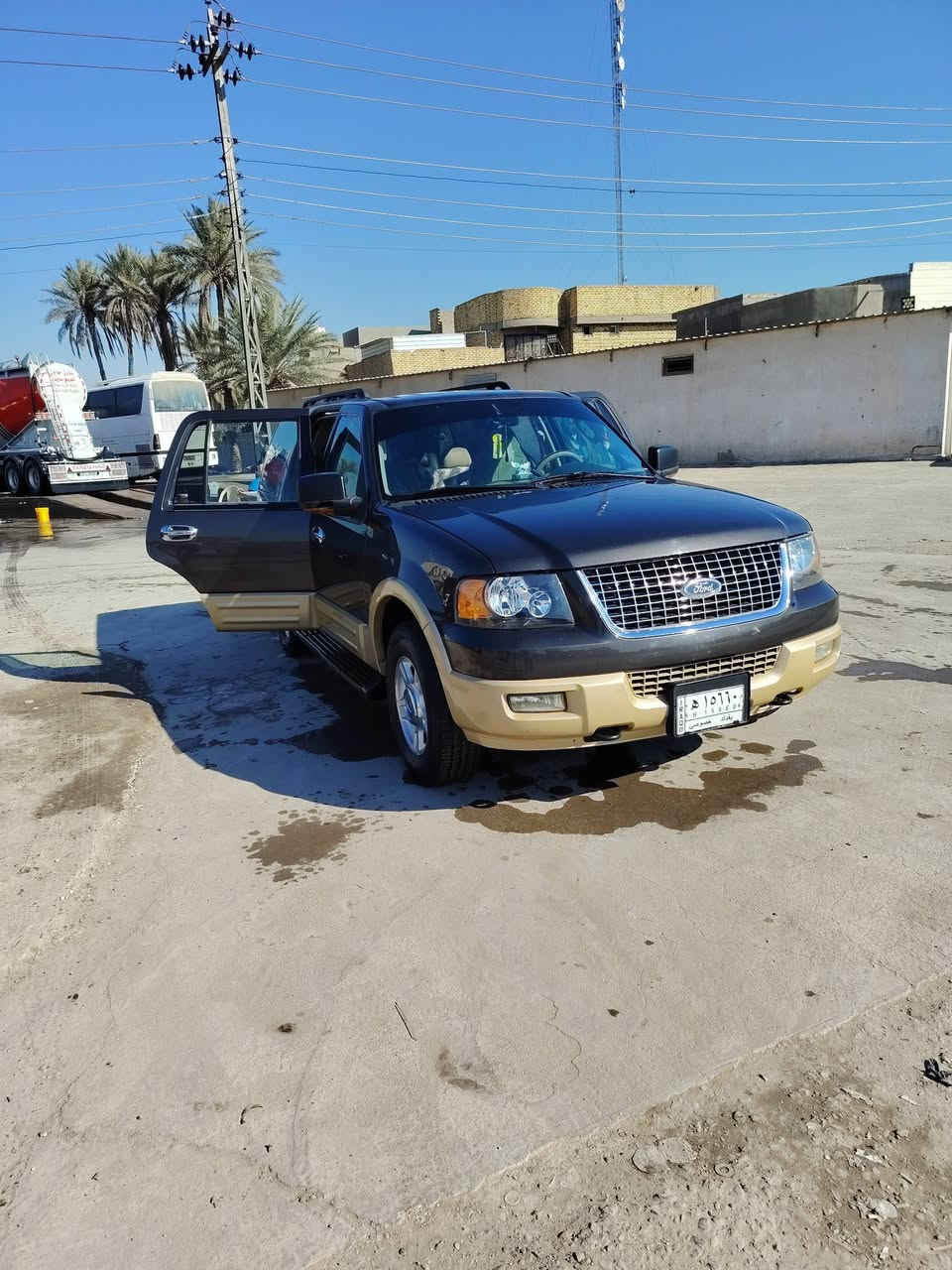 السلام عليكم
فورد للبيع موديل 2006 رقم بغداد مكينه 8 محور منظومه غاز كشن كهرباء ستيرن كهرباء تبريد تدفئه  بيه بعد هواي مواصفات سياره جاهزه بدون حادث بيه رشات صبغ ابيع حزام السعر 90 وبيه مجال مكان السياره بابل ***********
