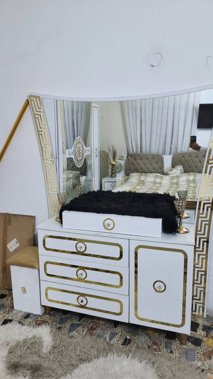 غرفه تركيا جديده ٩ قطع بدون اي ضرر ٥٧٥ قفلها بدون عمله البلديات ***********
