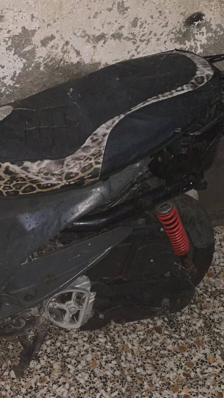 سلام عليكم دراجه للبيع حلوه بالمشي الدراجه مكينه مفتوحه بس ولفات بس ولفات دراجه حلوه بالمشي كفرات كامله بس مال عينه وعداد ماكو مكاني بصره شط العرب السعر خاص رقمي ***********
