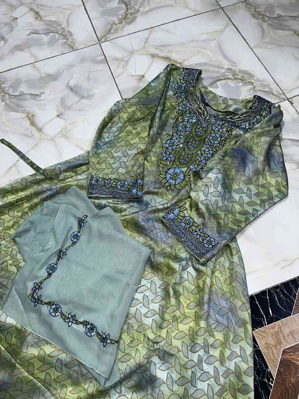 مخور جديد للبيع


**إذا كنت صاحب هذا الإعلان وتريد حذفه لأي سبب، رجاءا أرسل رسالة إلى الدعم الفني**