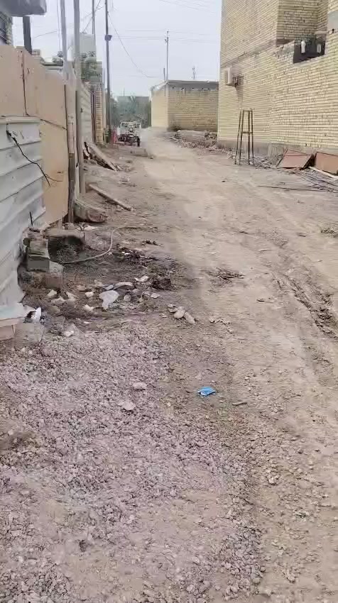 بيت للبيع في منطقه الصخيين مقابيل الطاقه الشراي يتصل ***********
