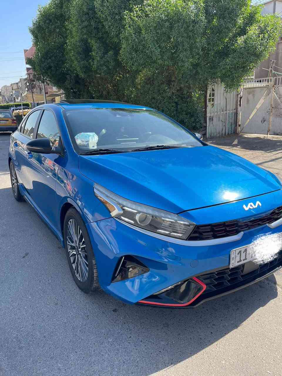 السلام عليكم فورتي (جيتي لاين )
موديل 2022 
  مكفوله كفاله عامه من صبغ بدون ايرباك 
رقم بغداد جديد سنويه جديده بأسمي 
فول مواصفات 
حساسات 
رادرات 
توقف ذاتي 
تحديد مسار 
ثلالث انضمه قيادة 
سايد بريك بصمه 
بصمه أبواب و بصمه تشغيل 
تشغيل عن بعد 
سلايت 
محرك2000 دوش 
ماشيه 66
مكان سياره بغداد
الاتصال على رقم *********** واتساب
