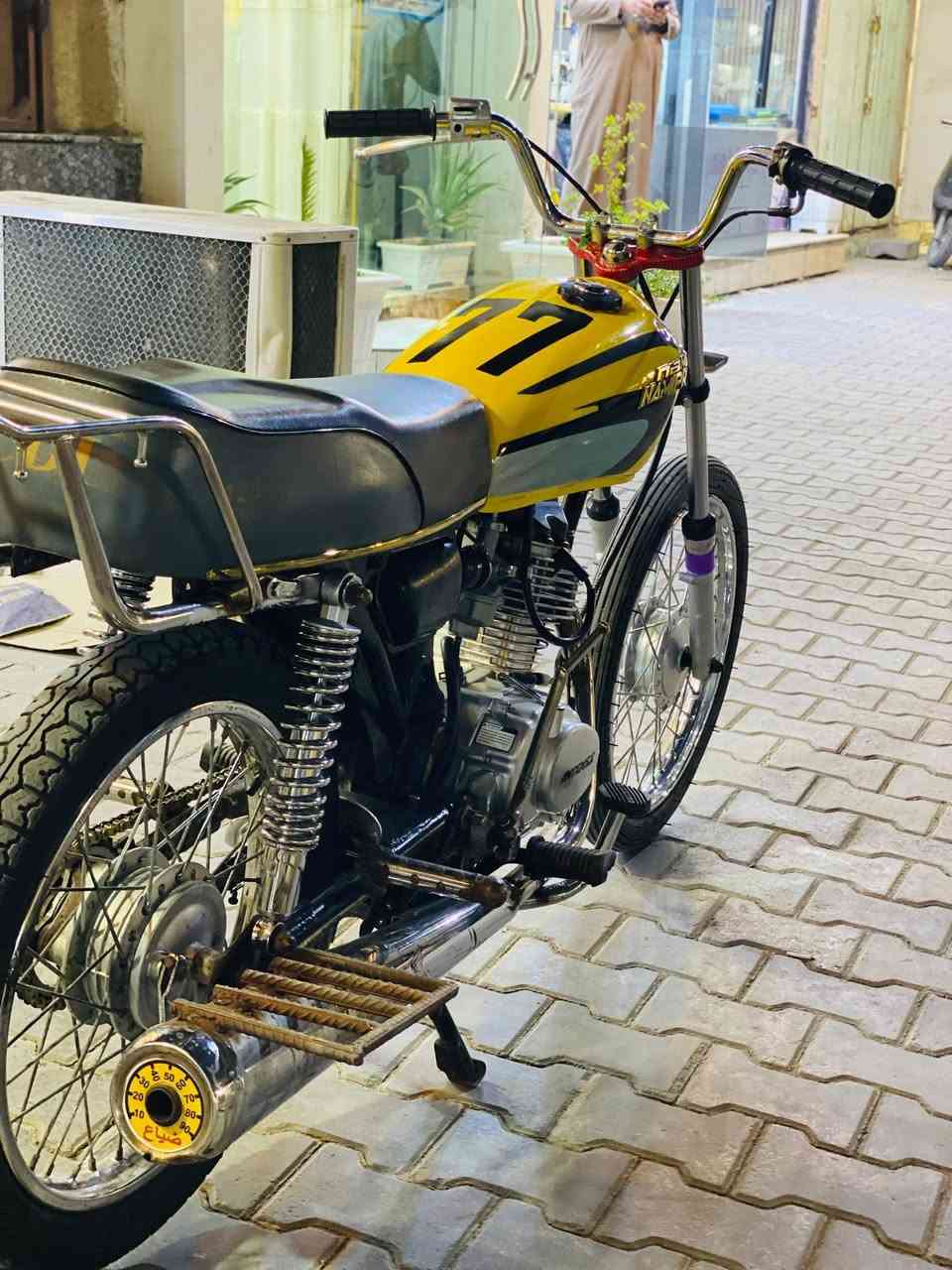 سلام عليكم للبيع سكنر موديل 25 مكينه انتنس دراجه نضيفه مكان رميثه ***********
