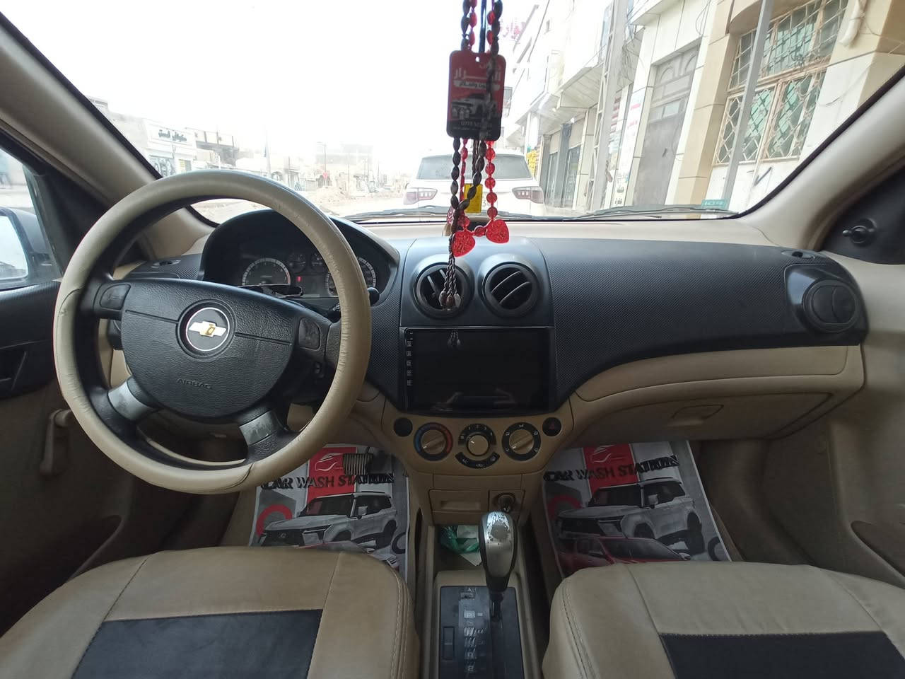 افيو موديل ٢٠١٣ لون سلفر ماشية ٢٠٠ ما بيها نقص تبريد شغال حداديه كامله حالة المحرك جيده جدا السيارة فقط لأستخدامي الشخصي لكن بيها تبديل الجنطه وصبغ جارد الجنطة والجاملغ الخلفي والدعامية الخلفيه . السعر 70 ، ممتواجد ع الفيس ، للأستفسار ***********
