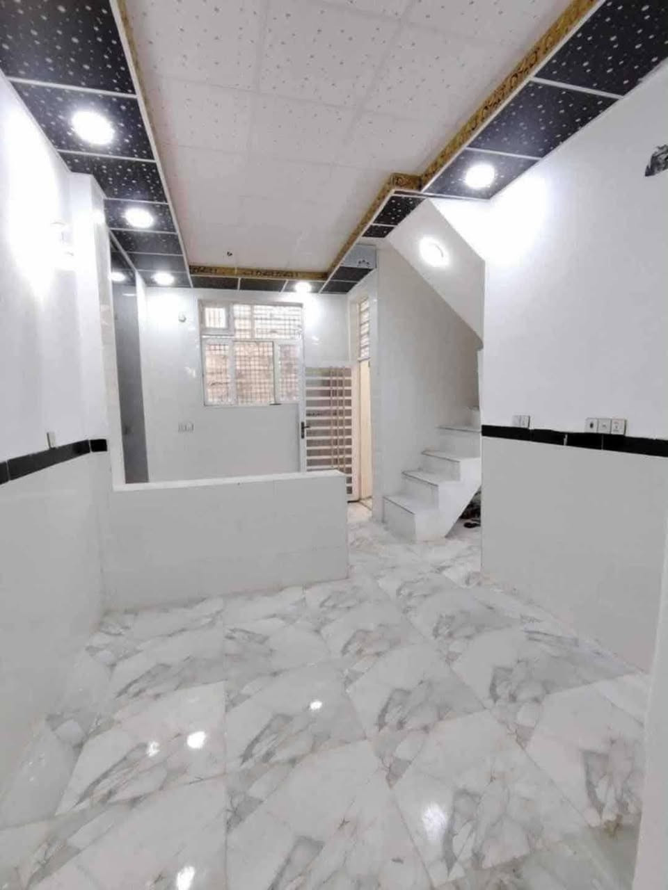 بيت🏠 50 متر مربع
السلام عليكم      // ***********
يعلن مكتب ال الفهد  عمود 270بضبط 

بيت مساحه 50م #طابو_زراعي سند 25

#قريب_شارع_لحولي سعر 20بيه محال

(عنوان لمكتب   مقابل قريه لغدير) 
(  عمود 270بضبط مكتب ل الفهد                            

بيت جاهز مفتاح 🔑 
أساس وسقف صب مركزي 

منطقه كامله السكن #شوارع_تبليط 

غرفه + صاله + مطبخ معزول + صحيات 

#مدارس // ماء//. كهرباء//. تبليط  /. خط مولد ذهبي 

وتساب
***********

ملاحظه// توجد لدينا كل المساحات من دور او قطع النجف, العراق
