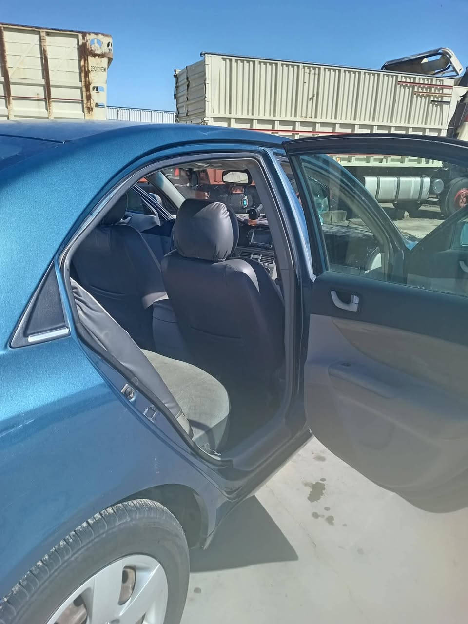 سلام عليكم سوناتا 2006 وارد أمريكي فول مواصفات فتحة بل سقف تحكم ستيرن سعر 87 بيهة مجال ***********
