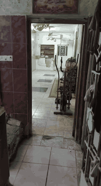 بيت مساحة ١٥٠متر للبيع الاتصال على الرقم *********** شارع الدراجين السعر ٧٠مليون وبي مجال
