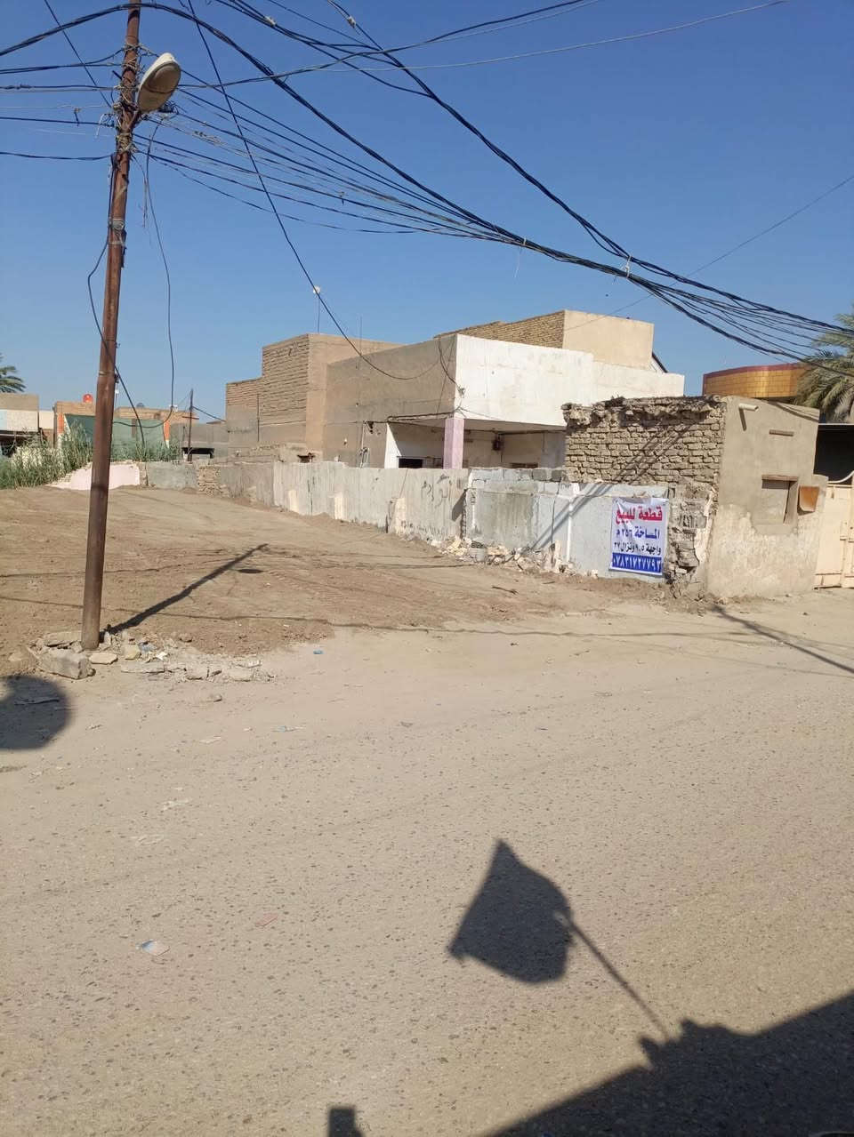السلام عليكم 
قطعه للبيع المساحه 256  واجه 9.50
النزال 27
كريطعه قرب اسواق ايوب 
قريب على شارع عشتار الجديد مسافه 60 متر عن الشارع مكانه حلو وتجاري 
لاستفسار ***********

