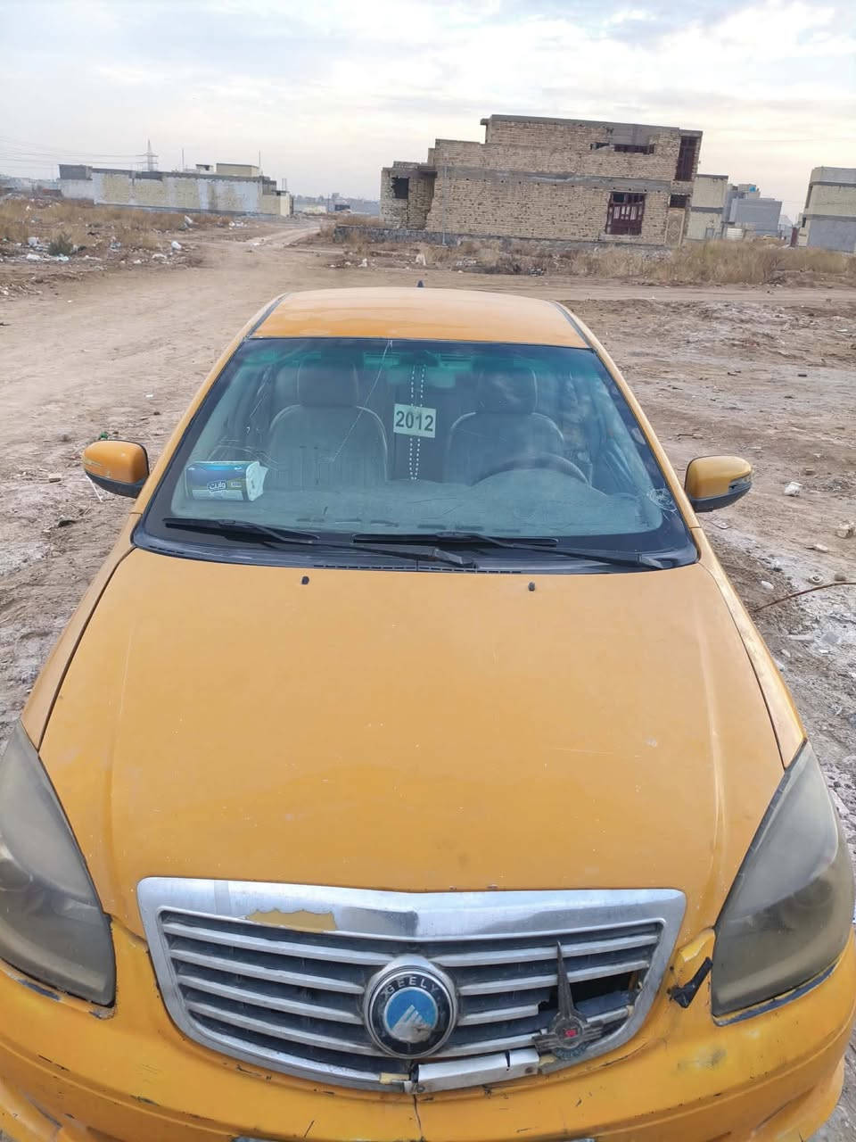 السلام عليكم جيلي موبل موديل١٢ للبيع رقم بغداد بسمنة مصفرة هيئة وغرامات محرك كورلة ١٦٠٠ السيارة ابيعها على هاي الوضعية كير ومكينة مكفولات مكاني بغداد الشعب 
السعر ٢٨ وبيهة مجال بسيط 
للاستفسار الاتصال على الرقم ***********
