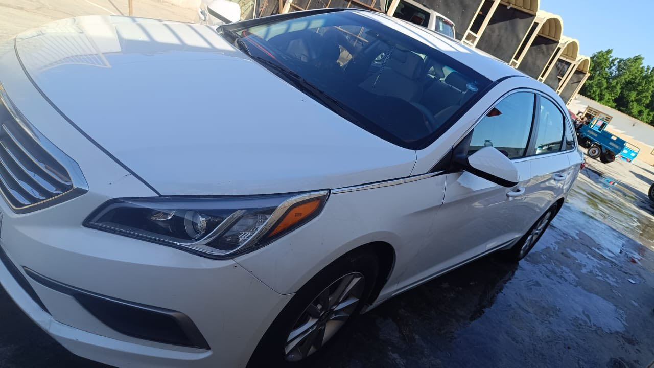 سوناتا 2017
السيارة كلين تايتل بچم كبس

بيها كارت اثار تكشير كما موضح بالسونار 

رقم اربيل سنوية جديدة تريد تحويل او وكالة 

السيارة جاهزة من كلشي ربع دينار ما تصرف عليها 

محرك 2400 .

حدادية منفوضه نفض 
ماشية 60 

السعر 125 بيها مجال بسيط جداً 

التواصل ***********
