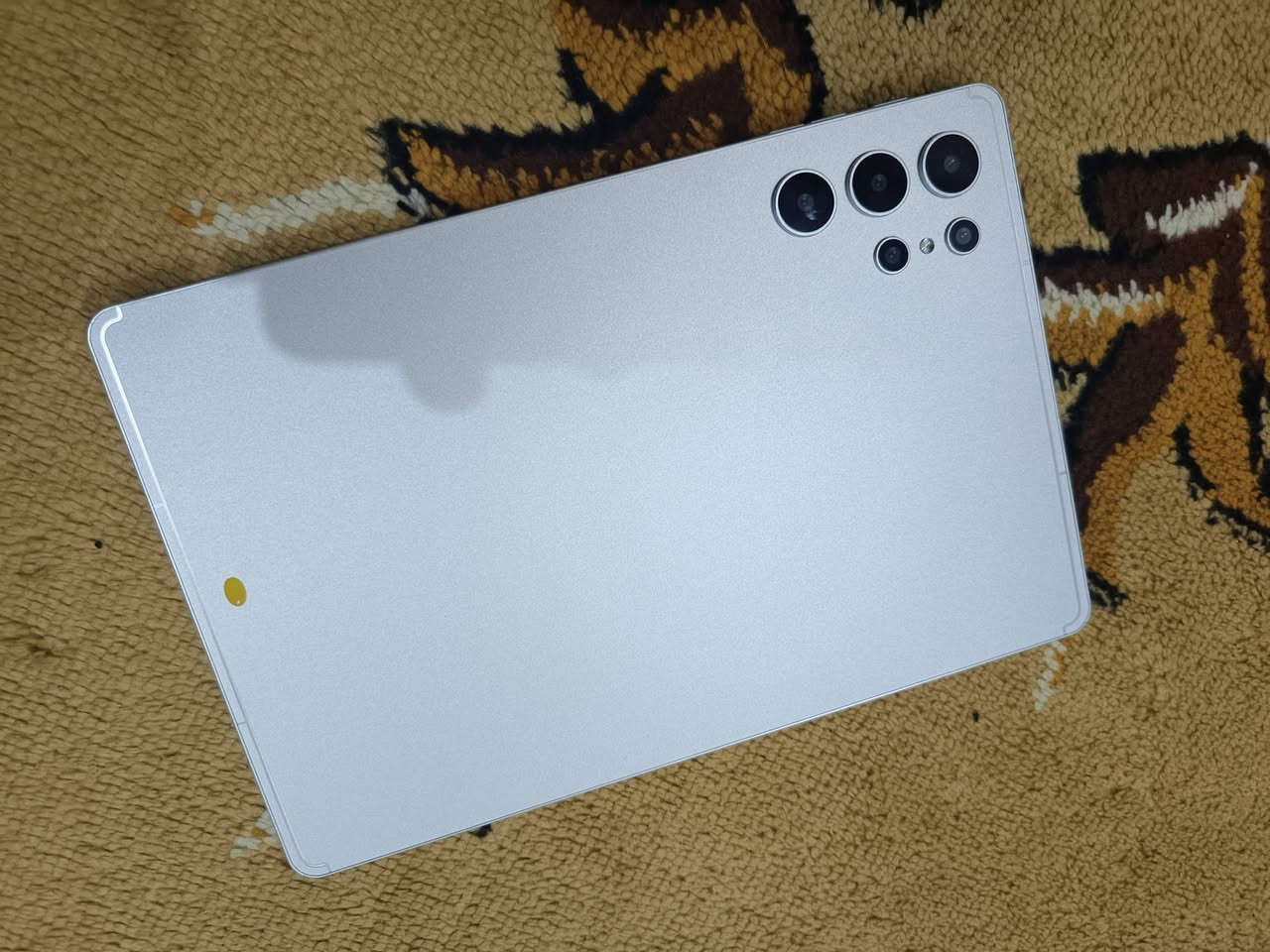 السلام عليكم ايباد للبيع  ذاكرته واحد تيره داخليه 16 ايباد كلش حلو كامل ملحقاته سلس يشغل بوبجي.بل عافيه عل ياخذه سعره 150 بي مجال. مستعمل قليل مكاني بغداد الدوره 
***********
