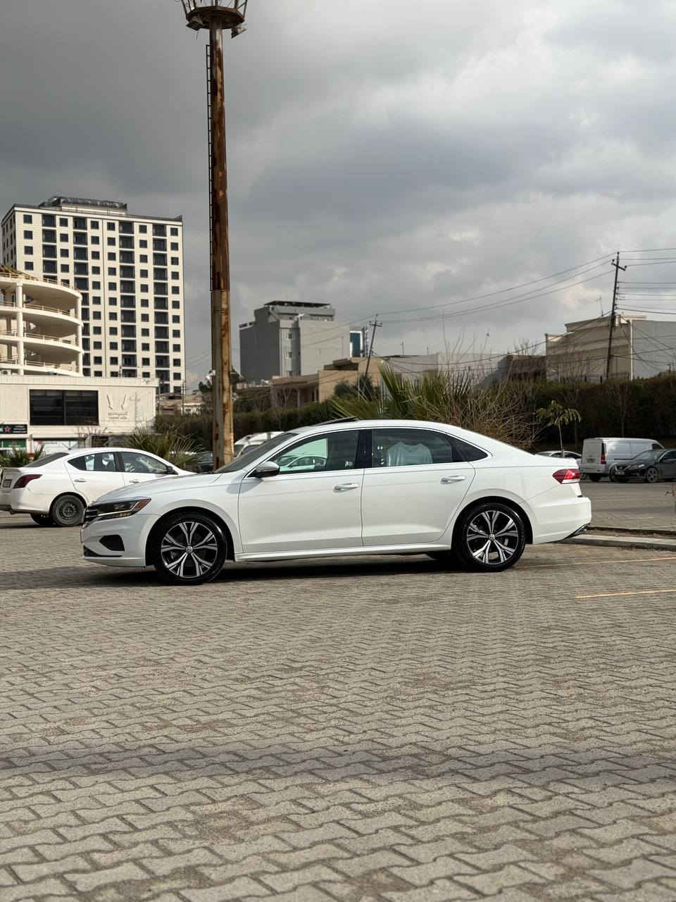 للبيع اومراوس فقط أرقام شمالية حسب قناعة 
‏Passat
باسات
موديل :2021
السيارة 4 سلندر ، محرك 2000 توربو (كير محرك بشرط)
بدون_صبغ_بدون_تبديل   كلين تايتل مكفول كفالة عامة شرط تقرير الكارفاكس  يوجد شبرين pdr باب فقط
والباقي كله مكفول
ماشية : 71 الف miles  قابل للزيادة 
مواصفات : SE
رادار : امامي + خلفي + جانبي 
كشنات : جلد / الامامي هيتر + كهربائي
سلايت فتحة سقف 
التشغيل عن بعد 
دخول ذكي 
كاميرا خلفية 
بصمة أبواب 
شاشه لمس 
مراقبة النقطة العمياء 
التحكم التلقائي في درجات الحرارة
نظام فرملة الطوارئ 
8 وسادة هوائية 
لايت  الامامية زينون 
المصابيح الامامية لد 
المصابيح خلفية لد
تحديد سرعة
تحديد مسار
نظام سبورت 
‏Car play 
Android Auto

السيارة رقم أربيل  سنوية هزة كل جديد ما بيها نقص 
رقم التلفون:***********-*********** أربيل, العراق
