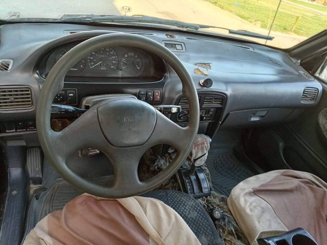 للبيع للبيع كيا سبورتاج موديل 1994 باسمي مباشر
السياره جاهزه من تخم تاير وصدر ماكينه وجير خير من الله 
من يرغب الاستفسار الاتصال على الرقم 
‏‪***********‬‏
العنوان واسط قضاء الصويره
السعر ب 36 وبيها مجال


**إذا كنت صاحب هذا الإعلان وتريد حذفه لأي سبب، رجاءا أرسل رسالة إلى الدعم الفني**