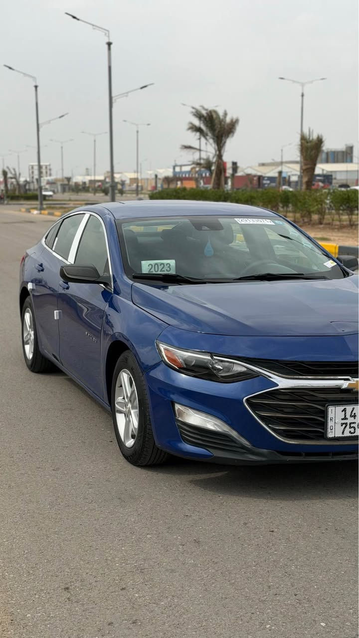 السلام عليكم 
شوفرليت ماليبو 2023  لون بحري  المميز  رقم بصره معقوقين  حادث فقط بنيد مبدل ومصبوغ شاصي لغد كفاله السيارة كلش جديده وجهازه

المواصفات : 
بصمة تشغيل  / كرسي كهرباء / تحكم ستيرن / شاشة كبيرة / / تدفئة كشنات  / هندبريك دكمة / بلوجكتر LED  / ويل كب  / مانع انزلاق / بلوتوث / اواكس / USB / ماشيه 57 كيلو
السعر 117 وبيها مجال
الاستفسار *********** البصرة, العراق
