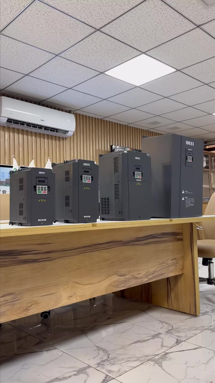 ⚡العروض الأقوى على الانفيرتر الزراعي من ماركة IDEEI 
✅ الانفيرتر المثالي لمزرعتك

متوفر بقياسات تبدأ من 2.2kw~200kw

🔹 جودة عالية وأداء موثوق
🔹يعمل بنظام الهجين (Hybrid) الواح+كهرباء أو مولد

🔹300~480VAC
🔹220~900VDC
🔹 حماية. متكاملة(جهد منخفض/مرتفع-تيار زائد-حرارة)
🔹شاشةlED لعرض حالة النظام (الألواح -الاحمال-برمجة النظام)
🔹 تصميم( خاص) يلائم أجواء العراق🇮🇶  وبإشراف نخبة من المهندسين المتخصصين
متوفر الان بأسعار تنافسية 
 مع ضمان صيانة لمدة سنة كاملة
 للاستفسار 📞
***********

#طاقة_شمسية 
#انفيرترات_زراعية
