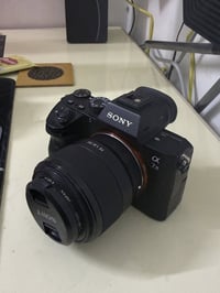 للبيع حبشكلات A7III FE 1.8 50mm Monitor  الكاميرا والعدسة والمونتير سو...