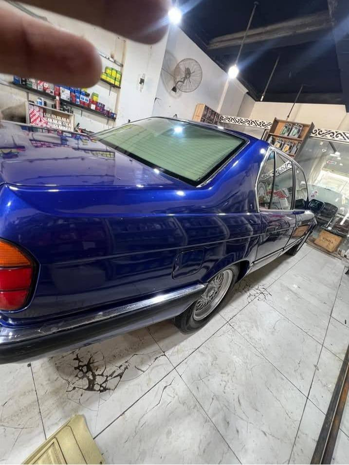 بي إم 735 مكينه مفتوح رقم بغداد مشروع وطني رقم إنكليزي سنويه تنتهي 2030 كير ومحرك كفاله صارلي عشرين يوم من شديت الطابوكه تبريد و تدفئه ويه السويج نقص غاز فقط تخم تأير جديد السياره مصبوغة جماليه فقط لا ضربه ولا تبديل بعدها ما مبولشه .. *********** .. مكاني بصره الكرنه 
بيع أو مراوس بامريكي السعر 46 وبيه مجال
