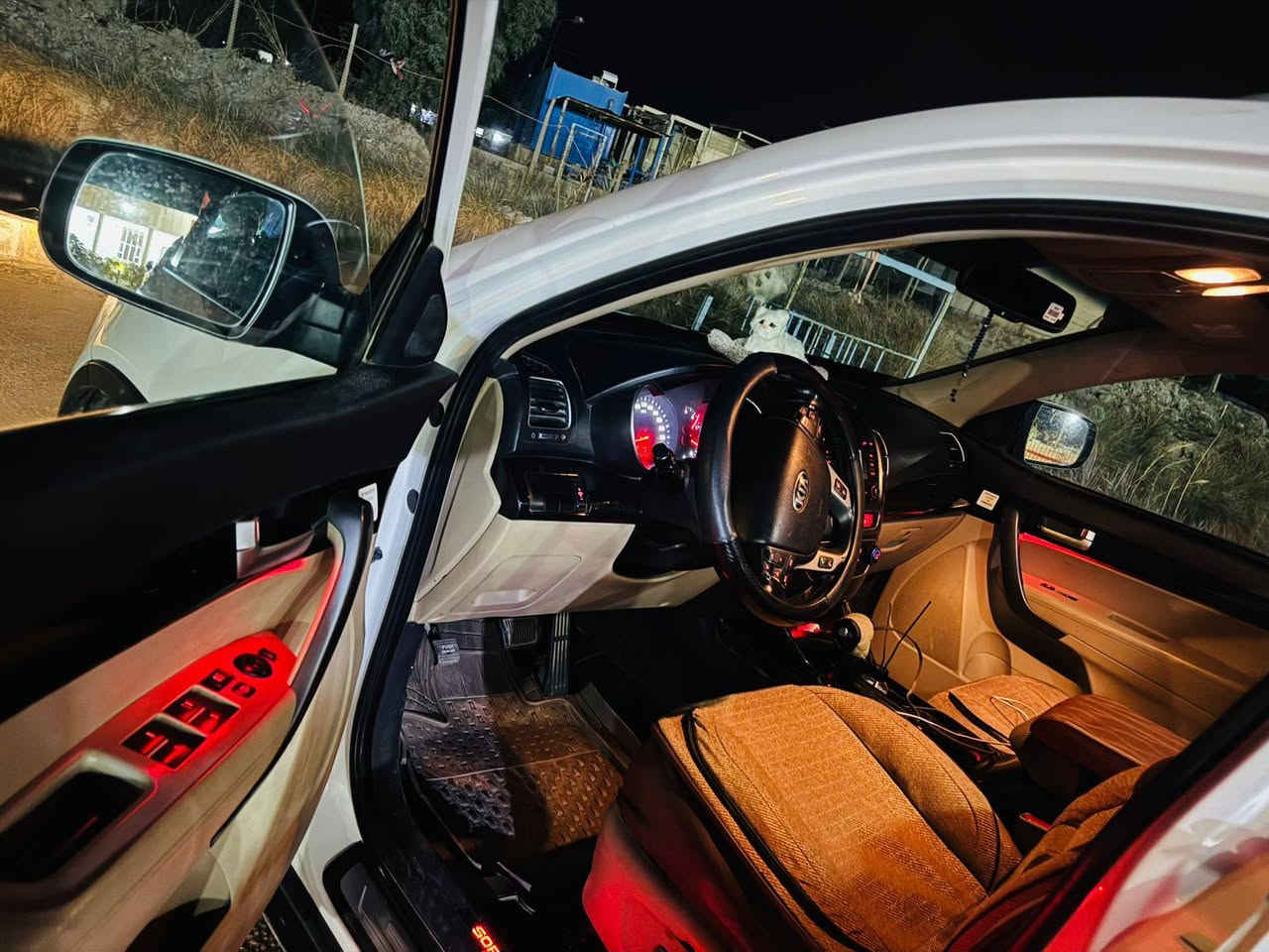 السلام عليكم للبيع كيا سورينتو ٢٠١٥ كويتي بيها شي بسيط موضح بل سونار اثر خدش والباقي كفاله كير مكينه حداديه تبريد كامل من كلشي رقم بغداد للبيع او مراوس حسب القناعه ***********
