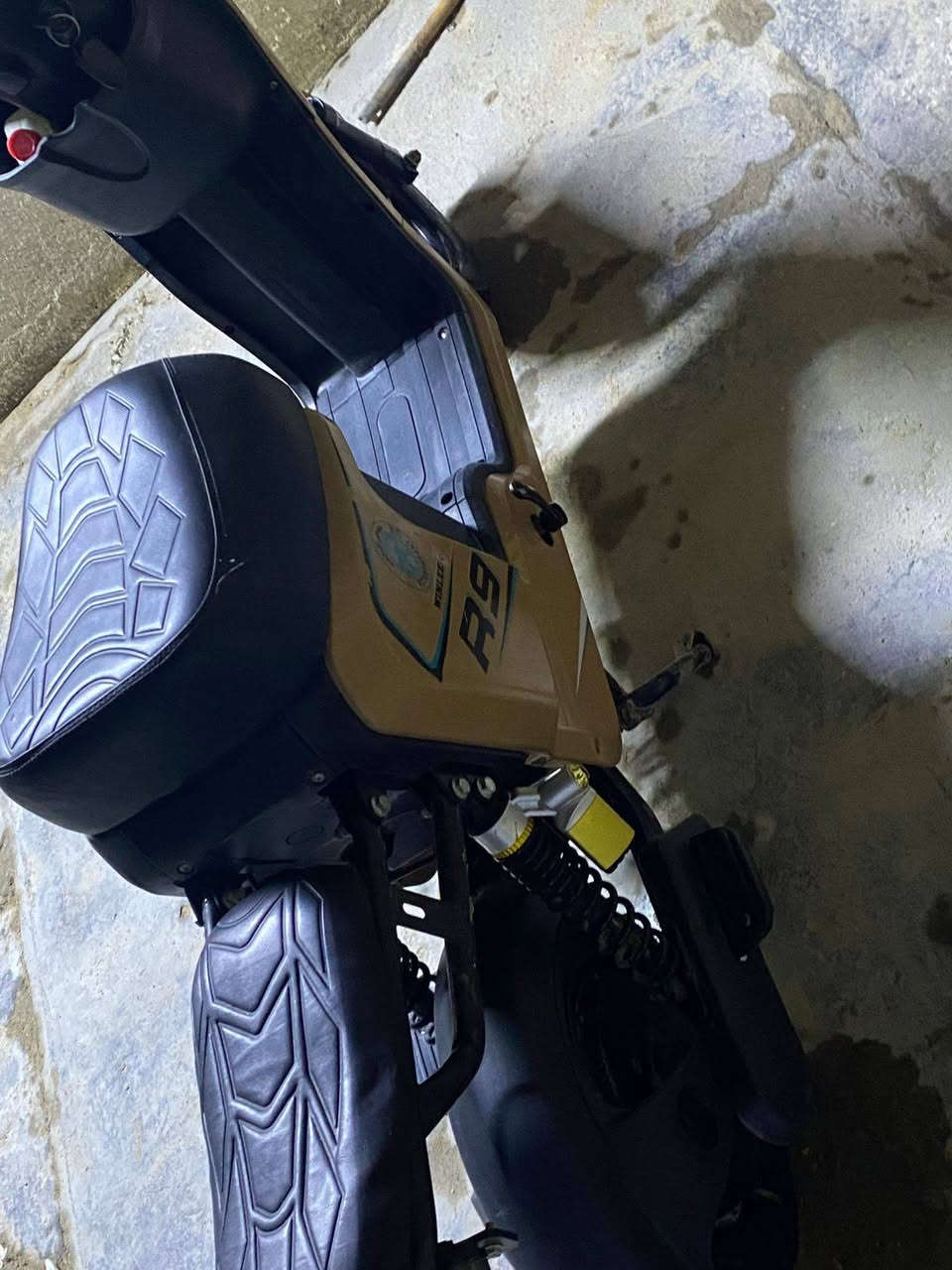 سلام عليكم  دراجة شحن اخت الجديدة موديل 25 كامل مواصفات لونها حلو كلش جاهزة بسعر مناسب 350 وبيها مجال للشراي. العنوان الزبير شارع مشمشة 
***********
