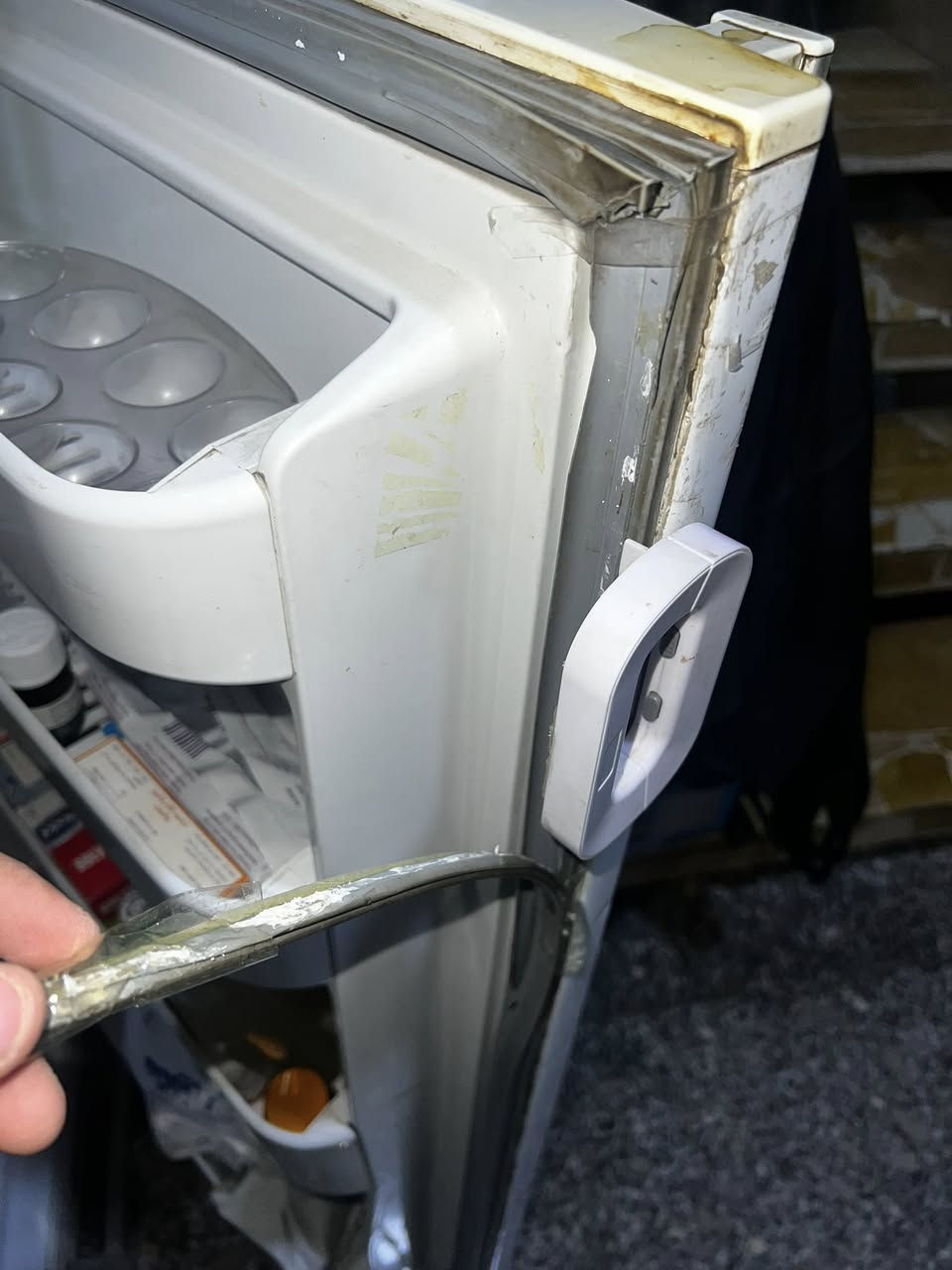 ثلاجه نوبل حجم 10 لو 12 قدم للبيع مستعمله بيها مشكله وحده هيه الباب مالتها تحتاج لاستيكه جديده السعر 200 الف


**إذا كنت صاحب هذا الإعلان وتريد حذفه لأي سبب، رجاءا أرسل رسالة إلى الدعم الفني**