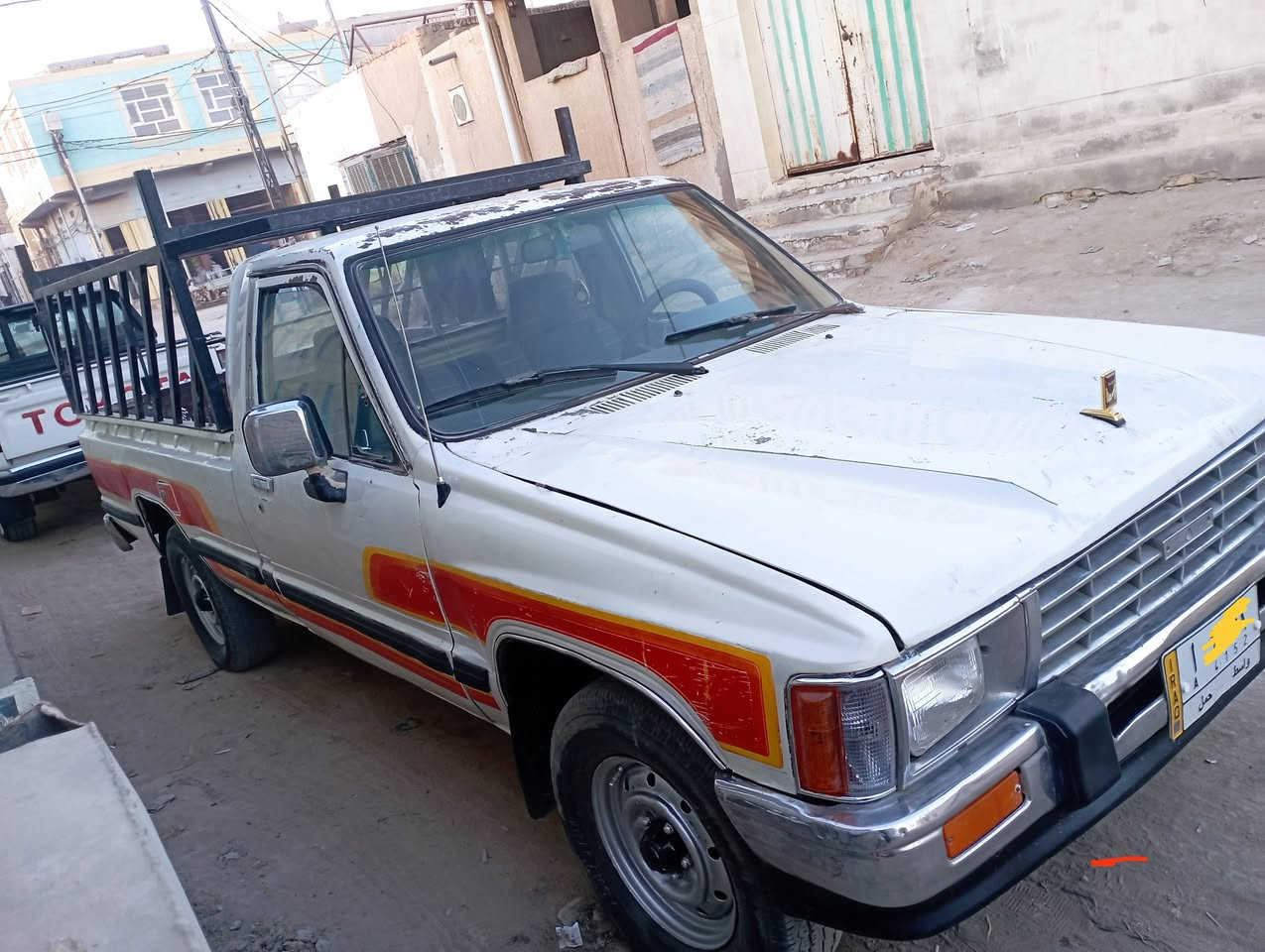 السلام عليكم للبيع بيكم 1988 سياره مكفوله من الضربه وتبديل سياره مكفوله كير شاصي  محرك ثري واي كير خمس نمر سنويه الغايت 27 رقم واسط السعر 45 المكان الديوانية تصال على رقم ***********
