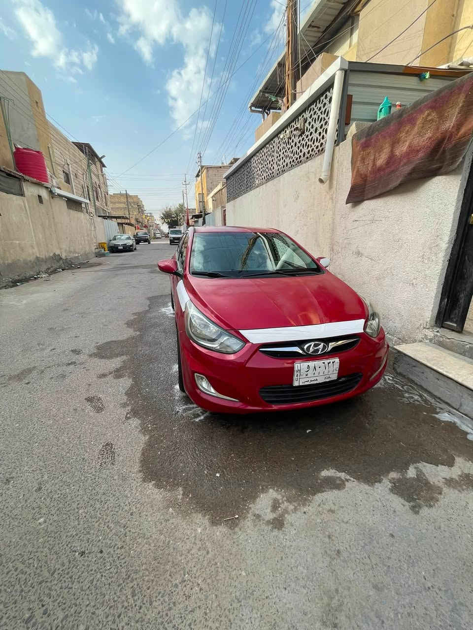 السلام عليكم سيارة اكسنت 2012 سياره كفاله من ضربه قويه وصبغ والمعجون ما عده بيه بكان بارد جاهزه حداده وتبريد تخم تاير وكير بس المكينه بيه صوت جكجكه فقط تحويل ثاني يوم سعره ٧٢ وبيه مجال  مكان بصره جمهوريه استفسار ***********
