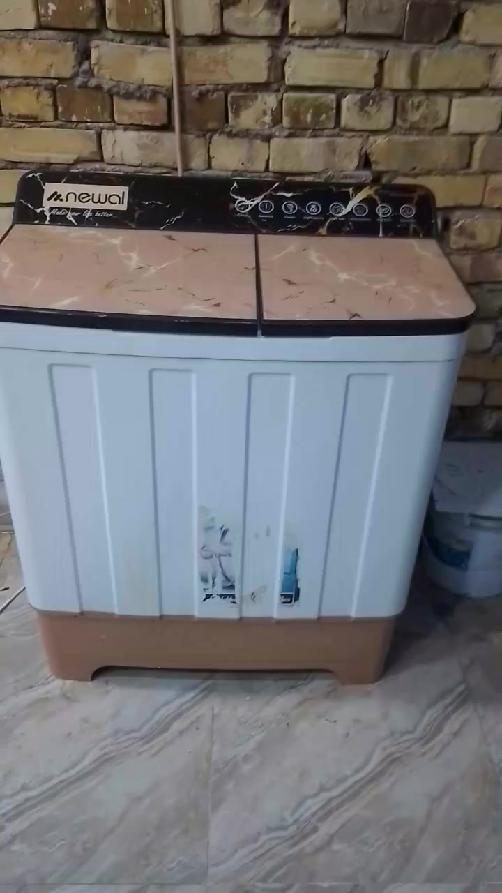 سلام عليكم قساله وبراد  للبيع نضيفه كلش مثل ما موضح بل فيديو بس نشاف عطلان وبراد شغال
وسعر خاص او واتساب ***********
