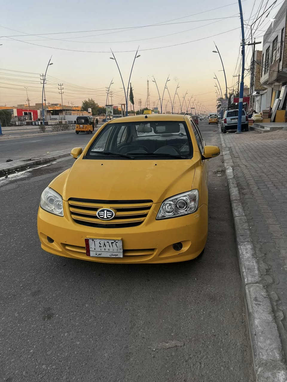 سلام عليكم فاون ان فايف موديل2016 سياره كفاله عامه حداديه جديده تايرات جديد سياره تاخذه ماتصرف عليها بربع مكان السياره ميسان تواصل***********
