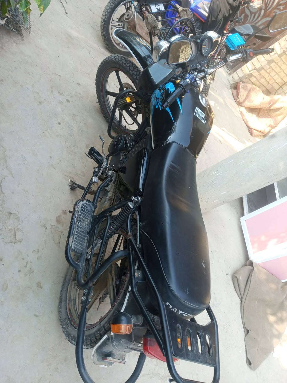 سلام عليكم دراجه دايوان جبلي مديل 23 دراجه نضيفه مكاني صويره رقم ***********
