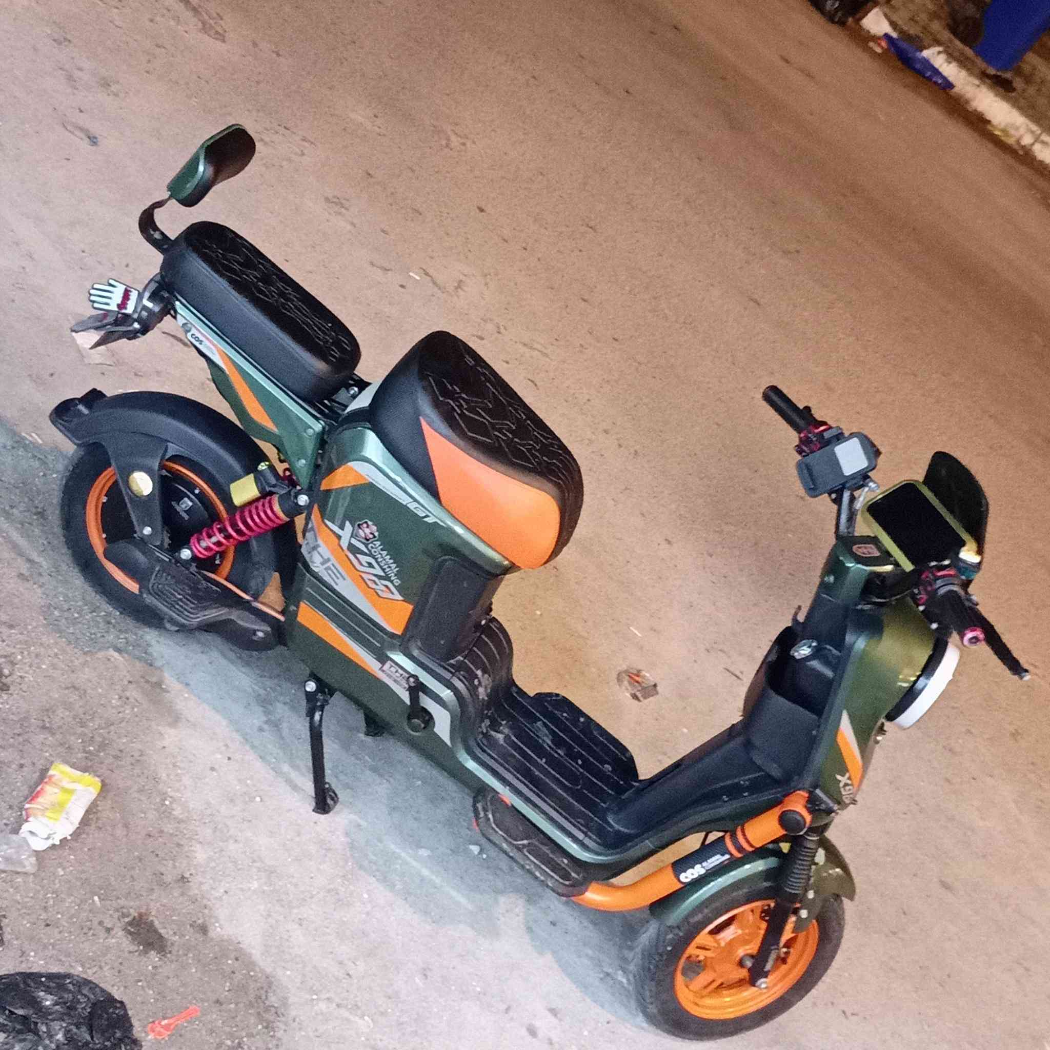 دراجة شحن
سلام عليكم
 دراجه شحن كامله من كلشي مابيه شي دراجه بطاريات كامله بطاريات جديدة X900دراجه حلوه ما متعوبه بصمه وسويج بريكات هيدروليك المكان البصره القبلة السعر 450وبيه مجال بيع مستعجل رقمي ***********
