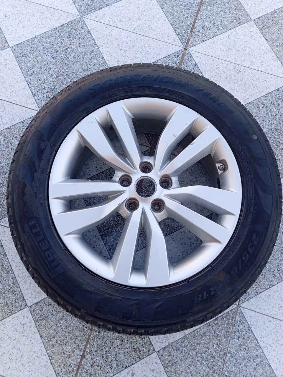 للبيع ويل وتاير سورنتو مكفول ***********
