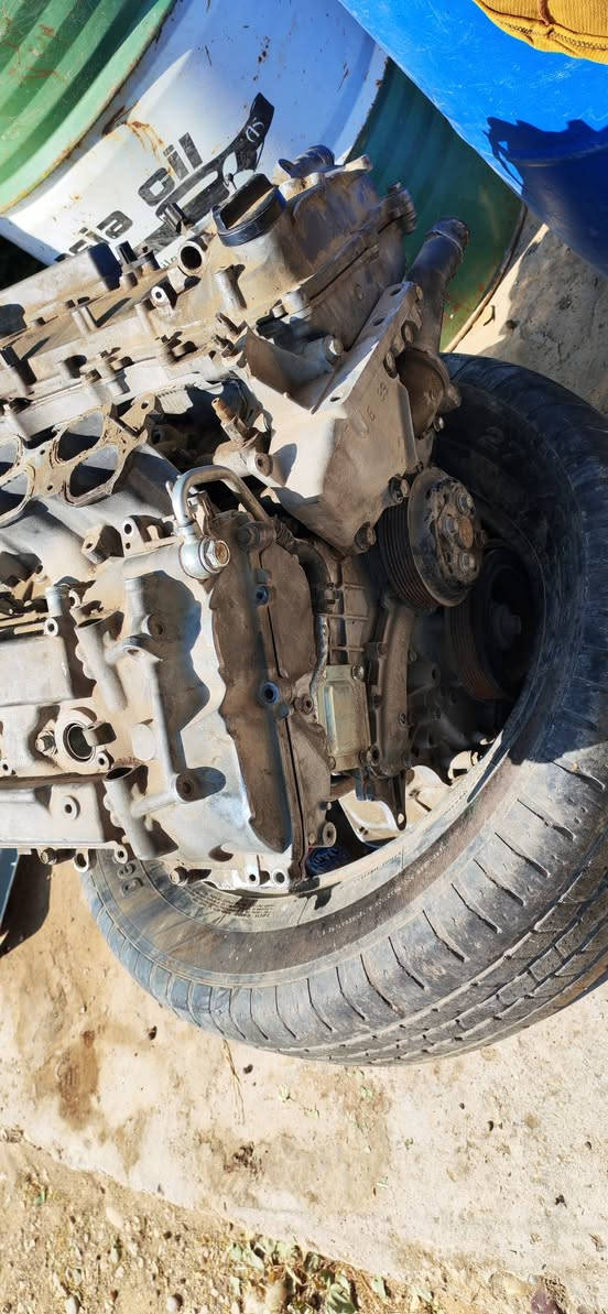 #السلام_عليكم_أخوان_محرك_افلون_مجفت_كامل وكلشي بي جديد من الرواجز والرنكات والكورات والبساتم وكازكت يعني مكينة كلش نظيفة بس تفاجئنة انو الاسلندر بي فطر بسيط ور مشدينة المكينة وشغلاناها ينظخ ماء 💦 الي تفيدة تفصيخ او اليى عنده مكينه سلندره نظيف بس يحول علية التفاصيل الي ذكرناها 
بالنسبة للسعر الي يتفيده ما اختلف وياها بسعره  
اعتذر على الاطالة والله يسلمكم من الاقدار المفاجئة
*********** للاتصال
