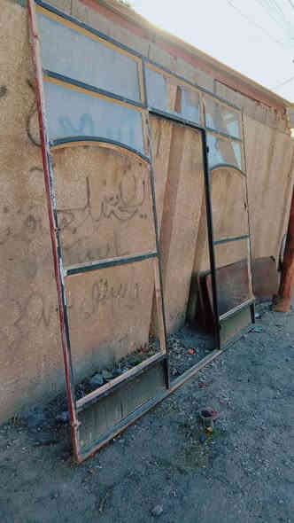 جام خانه للبيع حديد درجة أولى
 الارتفاع مترتين و38 
العرض مترتين و 97 

#السعر 150 
الشري يتصل على الرقم ***********
