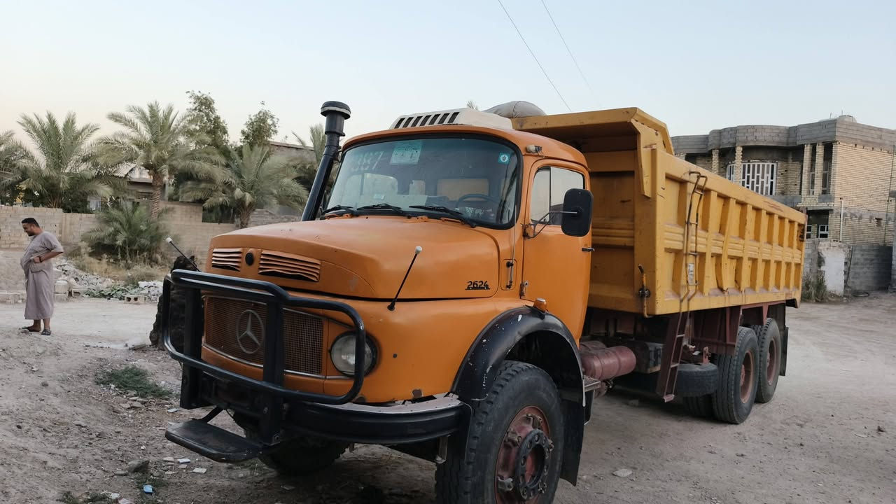 السلام عليكم للبيع 81 قماره صبغ عام شاصي بلادي ما مطوله تخم تاير تبريد ثلج جاهزه للعمل رقم بغداد تحويل مباشر مكان السياره الفلوجه الگرمه السعر 65 وبيها مجال ***********
